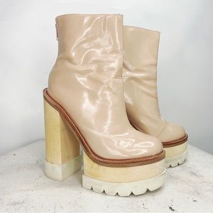 JEFFREY CAMPBELL Cream /Tan Mulder Booties